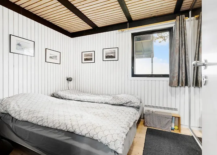 2 Bedroom Gorgeous In Nykobing Sj *